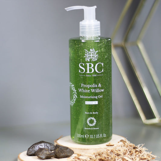 Propolis & White Willow Moisturising Gel on a wooden coaster with propolis extracts